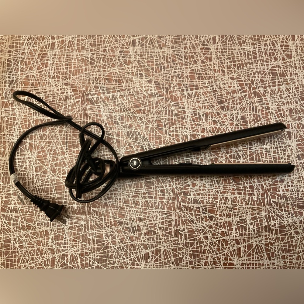 Infinity pro hair straightener used looks new